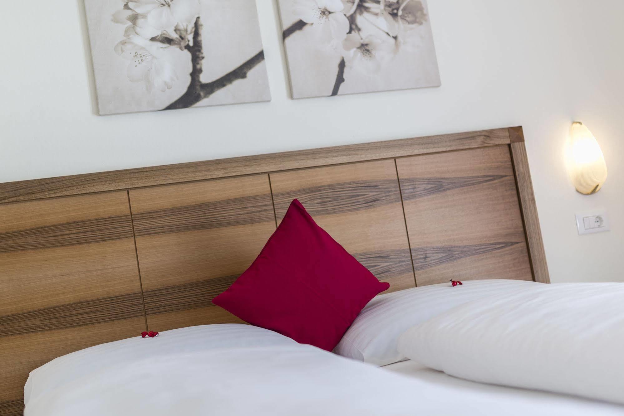 Hotel Elefant Ora / Auer Экстерьер фото
